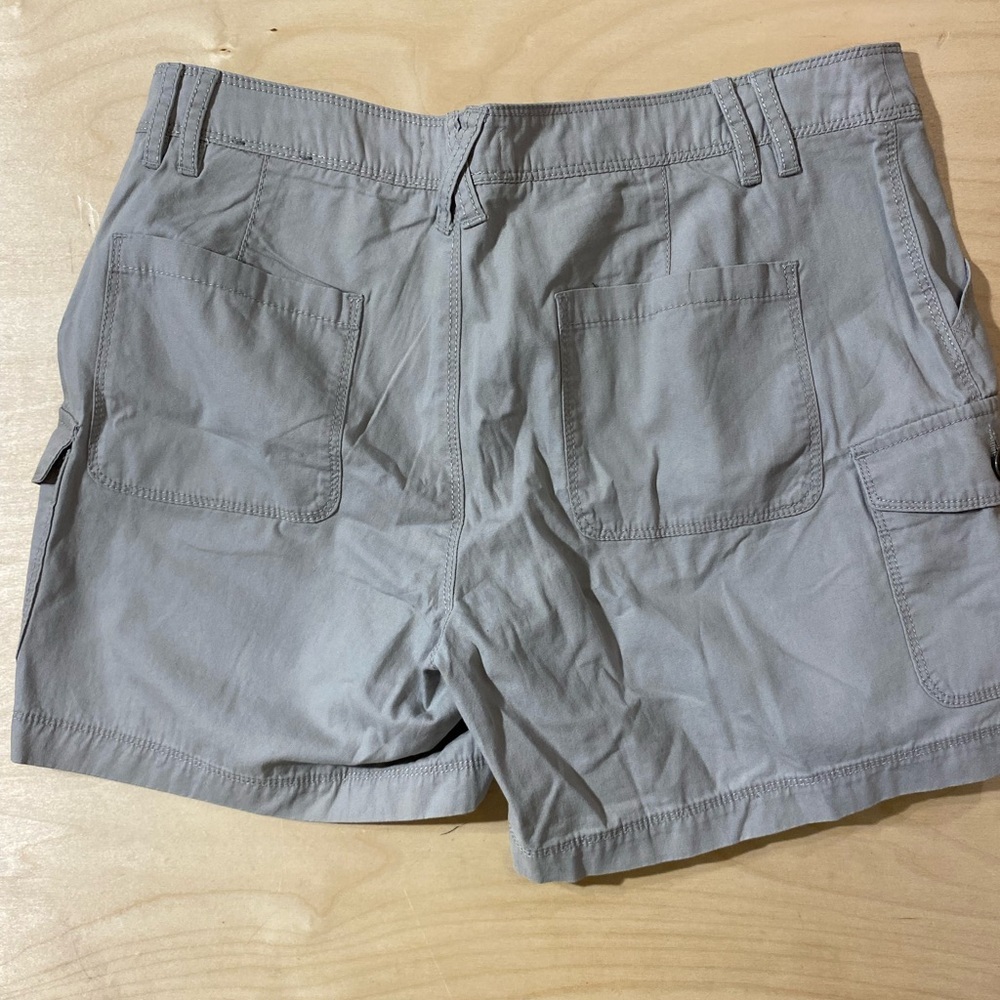 Natural Reflections Shorts Size 8 (IO) - Picture 11 of 11